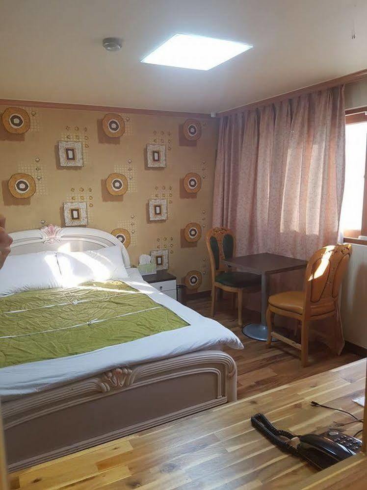 Green And Blue Hotel Pyeongchang Extérieur photo