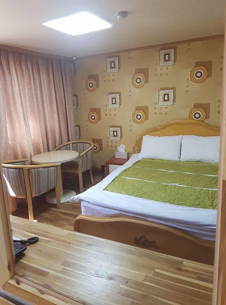 Green And Blue Hotel Pyeongchang Extérieur photo